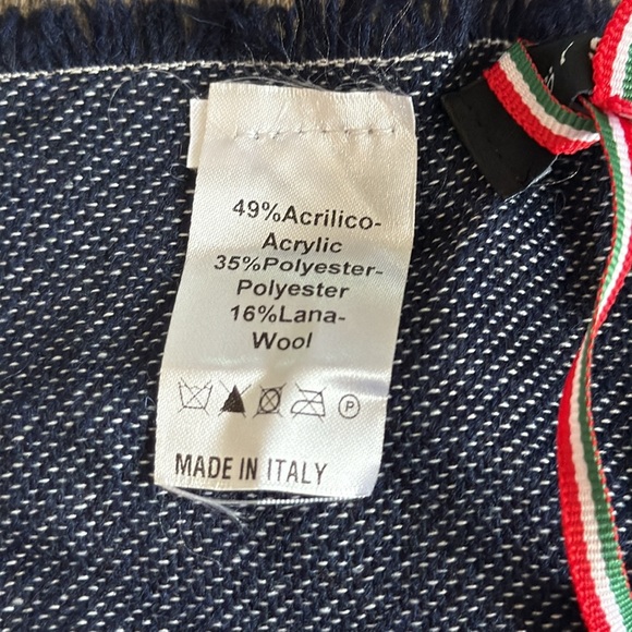 Horst | Wool Blend Scarf - Picture 7 of 7